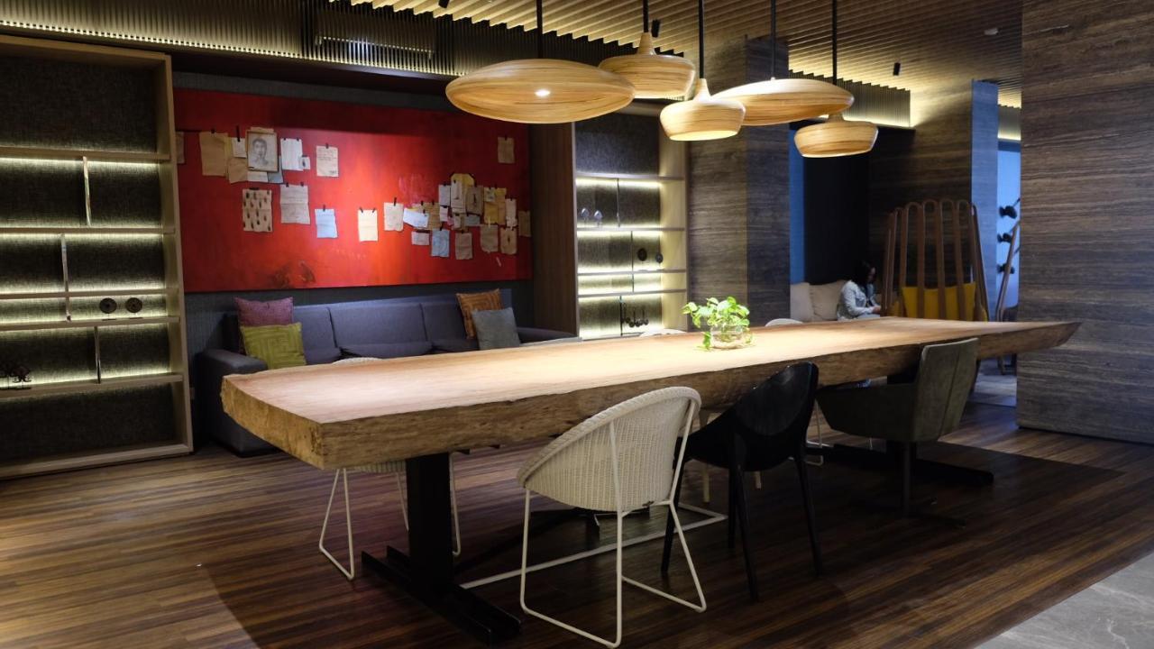 Lavenderbnb Room 2 At Uttara The Icon Apartment Yogyakarta Bagian luar foto